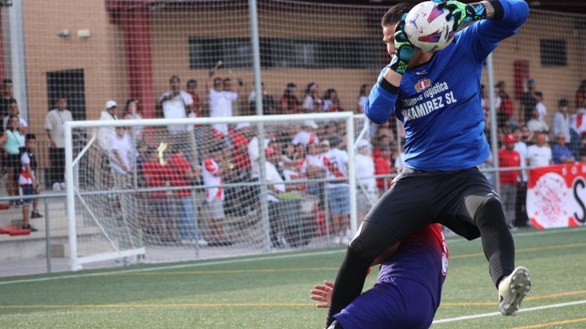Excelentes jugadas durante el partido Image