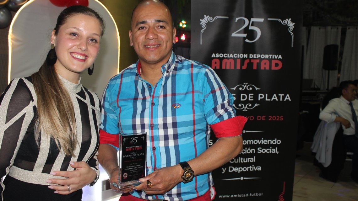 Entrega de Placas Conmemorativas por los 25 Años